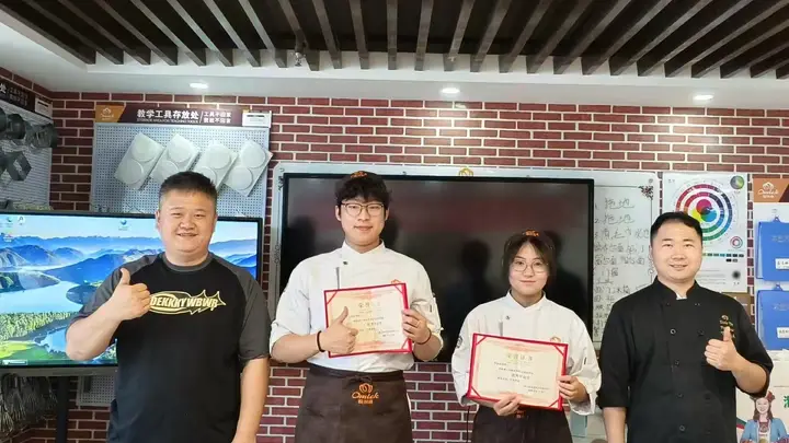 口碑好的网红甜品制作学习处分享，唐山学法式甜品哪个学校靠谱