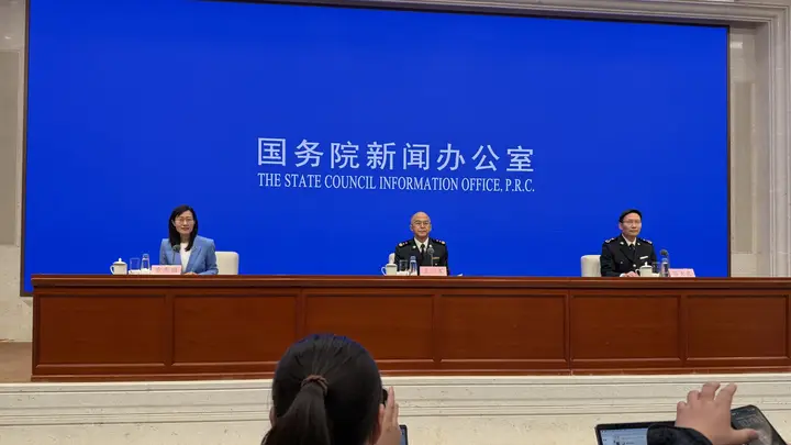 海关总署答每经问：中国与中东欧国家的贸易规模连续10年保持增长，今年上半年贸易总值5801.2亿元