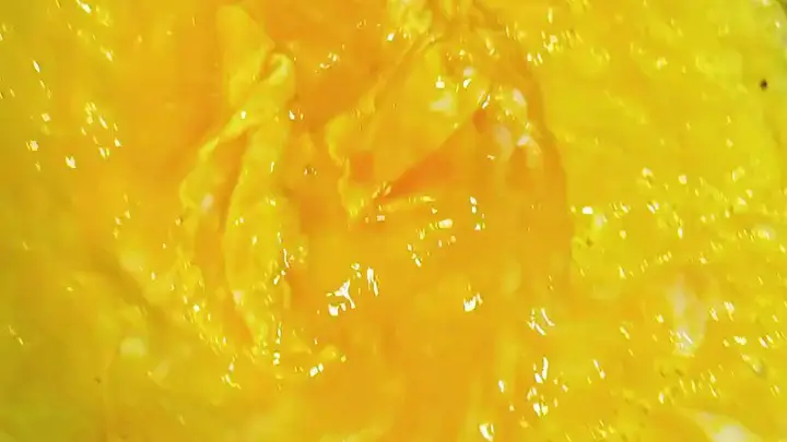 海鲜菇炒鸡蛋皮梁子湖的腌鳜鱼空气炸锅烤的鸡腿还有我最爱的沙拉芝麻菜爱就是一起吃好多好多顿饭