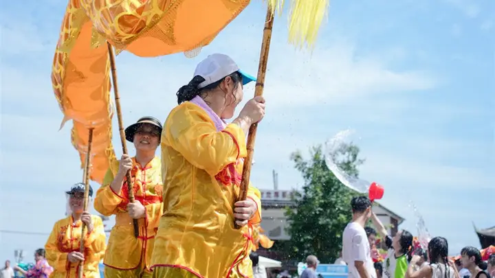 九丝城镇六月六水龙民俗活动:水龙迎福,清凉九丝