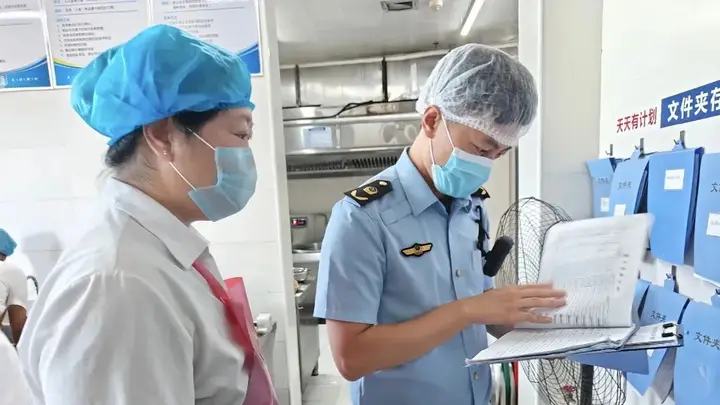 威海市市场监管局精准发力 筑牢旅游旺季食品安全防线