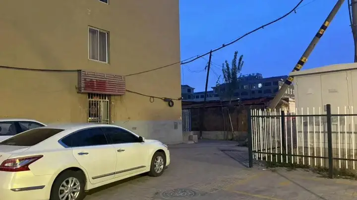 16岁高中生被刺案疑云:深夜冲突与涉黄传闻交织