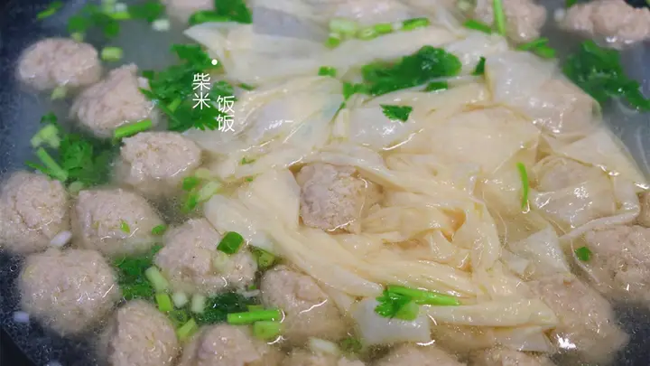 三伏天不想炒菜,试试这样煮一锅,汤鲜味美,省事又好吃