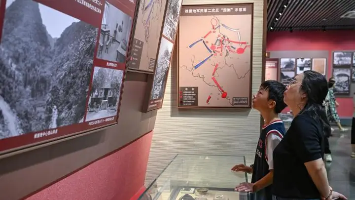广西百色:红色旅游升温 民众暑期打卡纪念馆