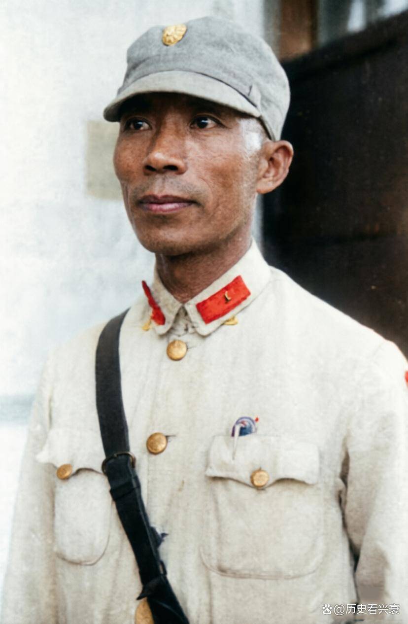 1946年粟裕歼敌一师，却找不到师长，俘虏指着我军干部大喊