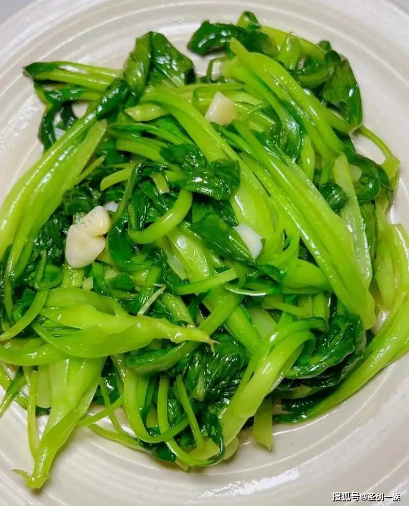 天气炎热更易出汗，多吃碱性菜更健康，这里分享8道碱性菜做法！