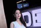 迪丽热巴全程捂胸显局促！女明星光鲜背后满是无奈