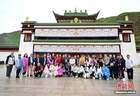 外籍摄影师看甘南：不止古寺禅韵，更有人间鲜活