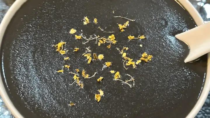 一碗黑芝麻糊，暖胃更暖心，家常做法简单又养人
