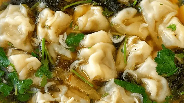 一碗酸汤馄饨,暖胃更暖心