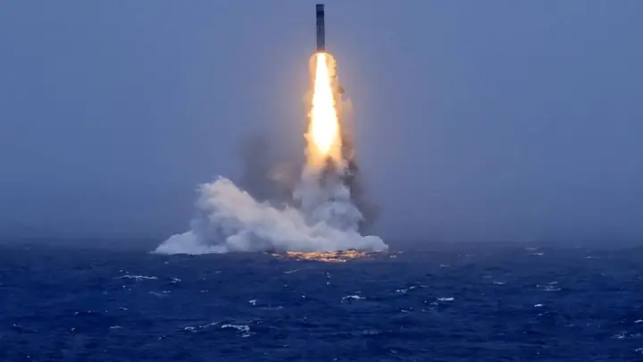 新一轮潜射战略导弹试射成功，普京将给中国送上一份大礼，内容让日本失望！