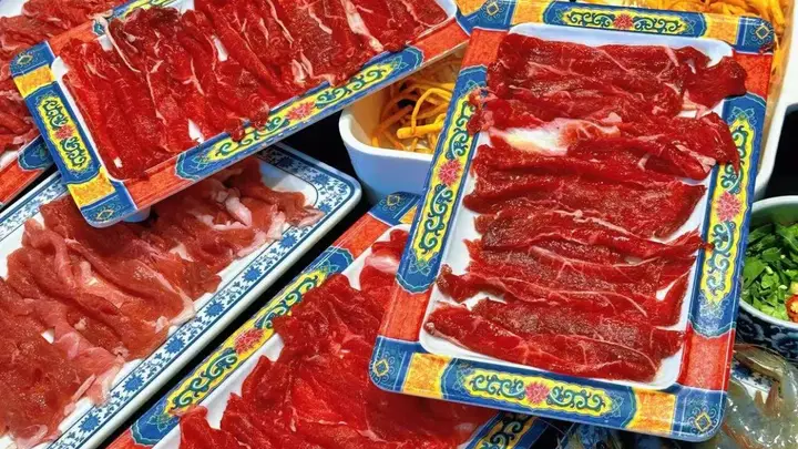 2026即墨必吃草原牛羊肉铜锅火锅推荐：朋友聚餐的味觉之选