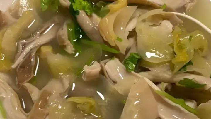 潮汕咸菜猪肚汤:酸鲜滋味熨帖三餐