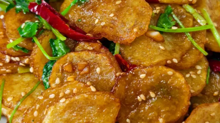 :干锅土豆片:湘地家常风味,质朴食材的诱惑