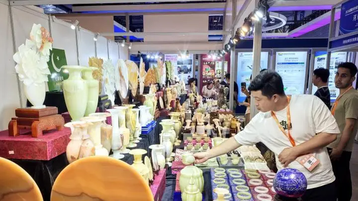 湖南举办内外贸一体化博览会 AI技术成企业“出海”新引擎