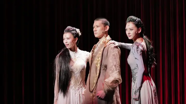 新生代接棒经典,话剧《青蛇》13年后重回上海