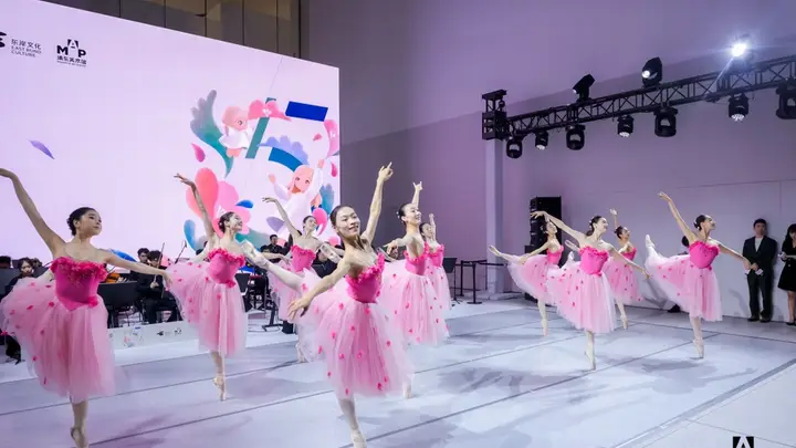 浦东美术馆五周年:艺术种子粲然绽放,从白盒子走向水岸生态
