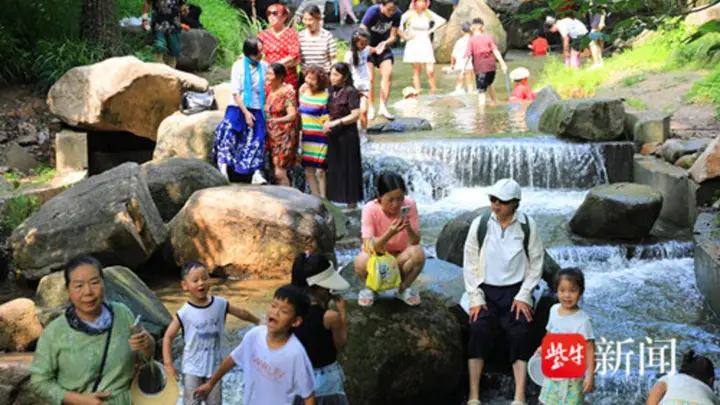 南京“小九寨沟”成避暑宝藏地