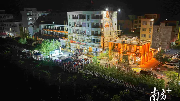 郁南音乐会黄皮科普 夏夜文化活动新体验