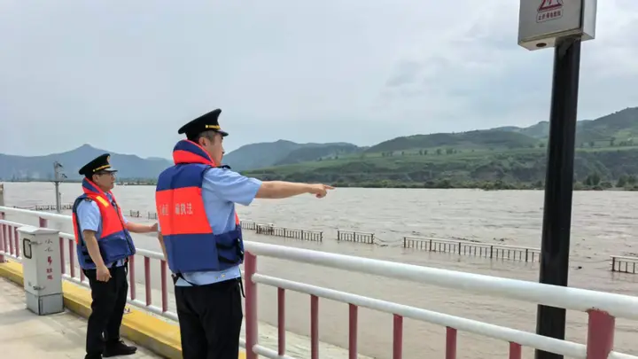 延吉分局|开展旅游季图们江航道巡查