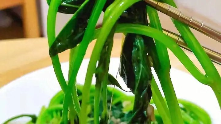立秋后红薯叶大量上市 石泉本地周末活动邀您体验两道养身红薯叶做法现场启幕