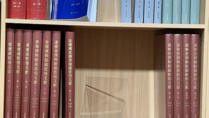 痴迷敦煌学的“小孩哥”又来上海书展了,“今年研究更深入”