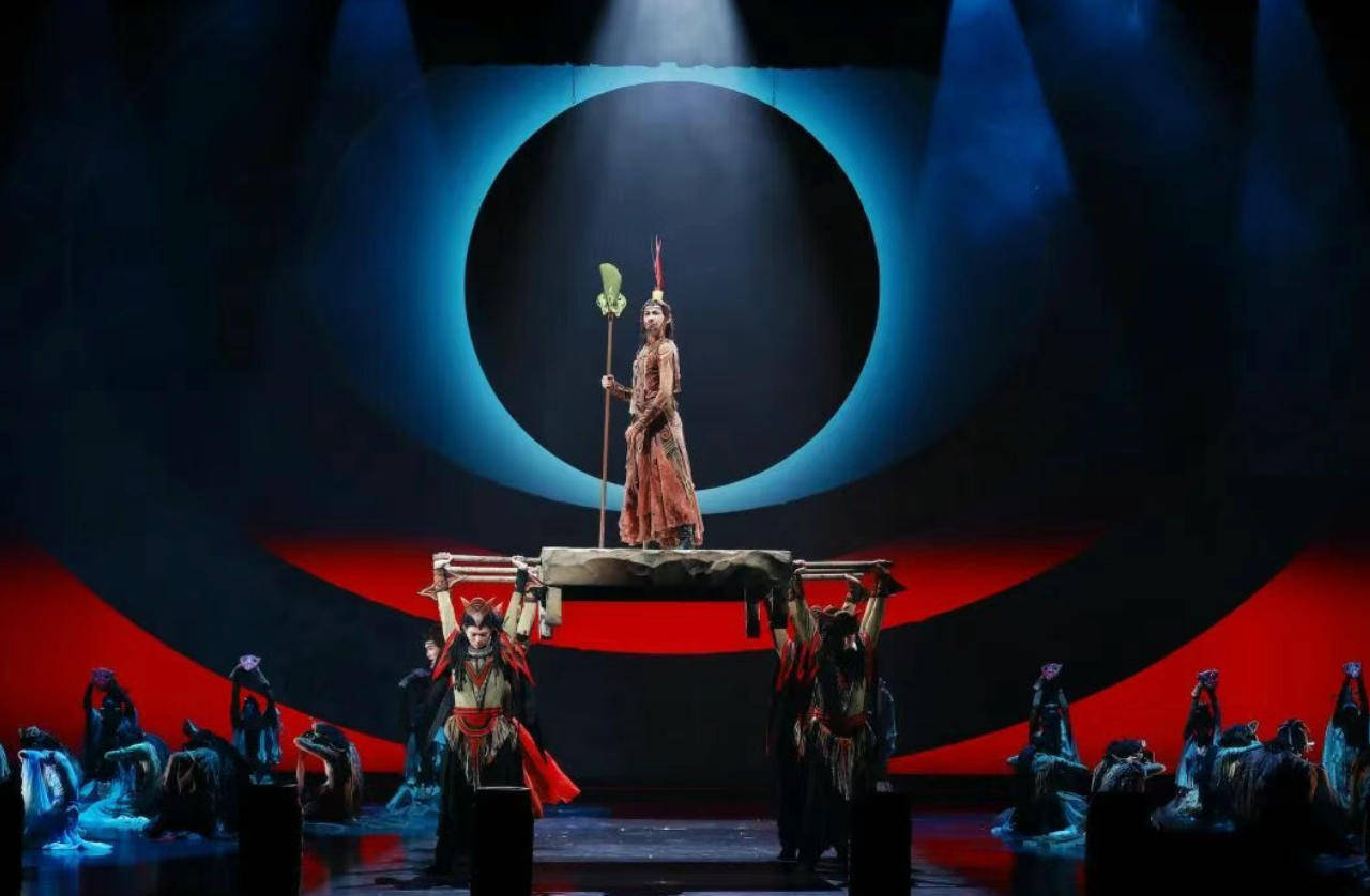 沈阳音乐学院原创舞剧《红山》巡演首站精彩绽放