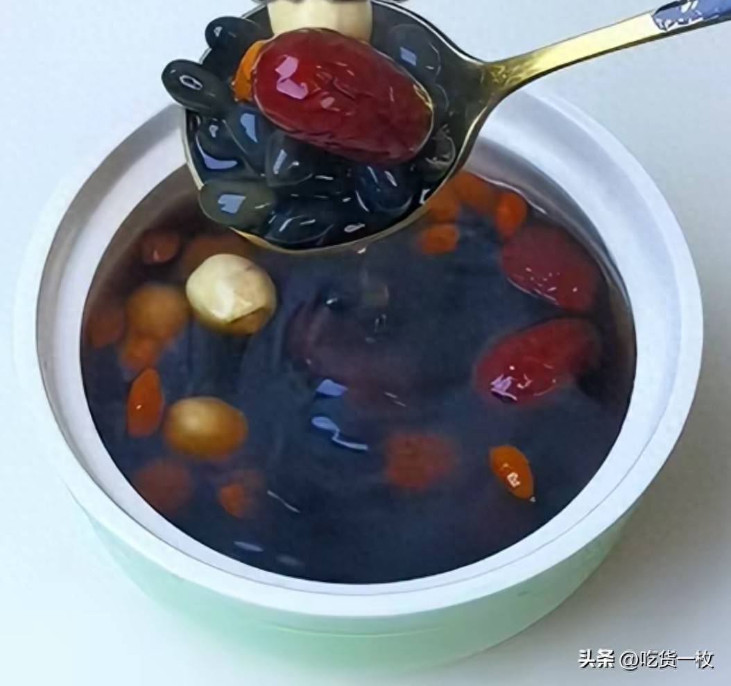 黑豆天然降火！这样搭配煮水喝，清热、消食、强免疫