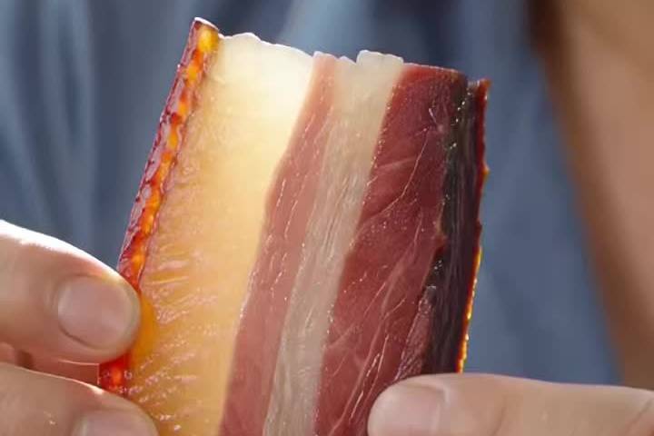 腊肉虽香，隐患不小：常吃的人要警惕这几点