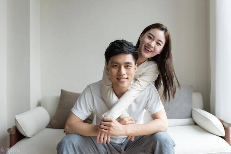 “最刚医生”火了：夫妻三次试管失败，医嘱剑指老公，让女人暖心