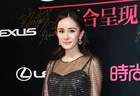 杨幂丝袜大片引爆双标审美：高级感与夜店风，只差一张脸的距离