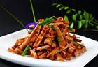 不想吃肉的时候，买两根春笋，油润入味，好吃又解腻
