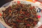 南昌一餐馆推出“辣椒炒瓜子”引热议，吴克群曾打卡品尝，店家：自创特色菜，吃了挺上头