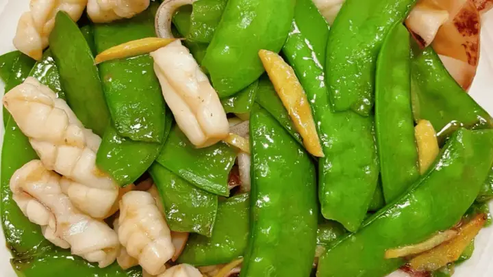 荷兰豆炒鲜鱿鱼:脆嫩弹牙的家常快手菜