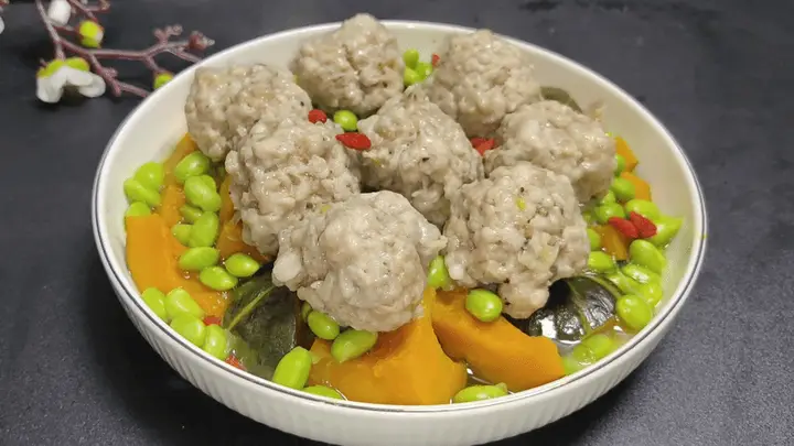 天热蒸一锅，南瓜毛豆肉丸咸甜交织，简单美味零失败