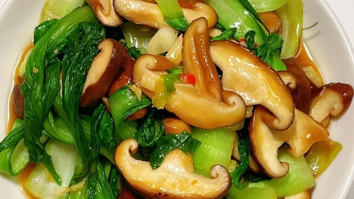 :夏天老人最适合吃的8道高蛋白菜,香菇炒油菜排第一,豆腐只占第五