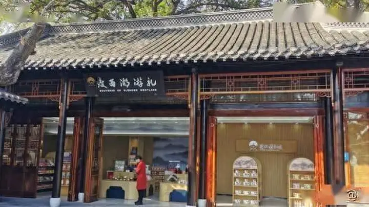进价8毛卖15元！景区暴利有多离谱？终于有人出手整治了
