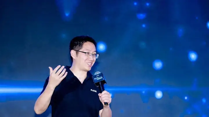 人大演讲“失控”事件后续:张小龙从粉笔辞职