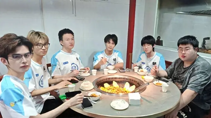 TTG零封LGD赛后聚餐庆祝，亚运严选含金量被质疑，连续被零封