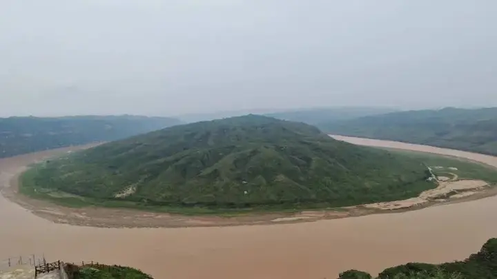10月XX日,全国文旅客流引导创新论坛在石泉启幕,聚焦灵活可控旅游新路径