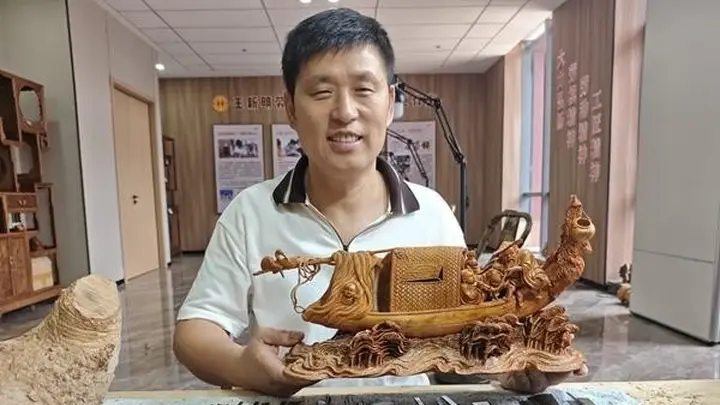 王世襄打了9次电话,只为让他传下竹雕手艺