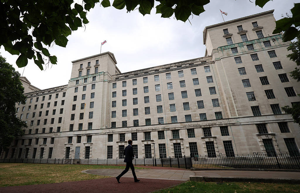 英媒：垃圾站惊现英军高度敏感机密文件，英国防部高层介入调查