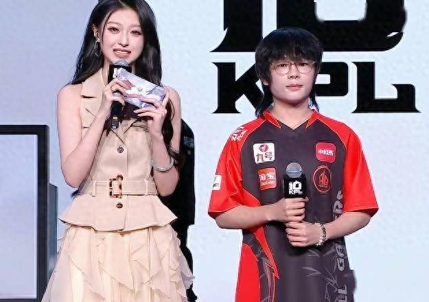 AG极限翻盘击败JDG，JDG空Ban选六耳让人看不懂，哪来的自信