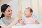 孩子一岁后吃什么？怎么吃很重要，搞错导致孩子变笨，长不高