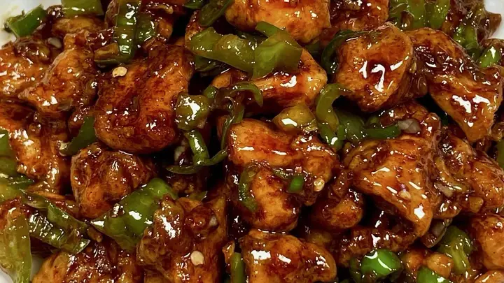 焦香嫩滑小炒鸡腿肉:一口入魂的家常下饭神器