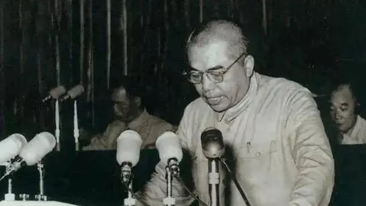 1962年彭总给主席写信,提醒一人不可重用,结果此人两年后成副总理