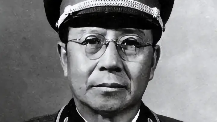 1961年,陈毅和周恩来在饭店吃狗肉,被人狠狠地踩了一脚