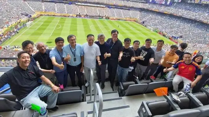 世界杯看台上中国商业大佬云集