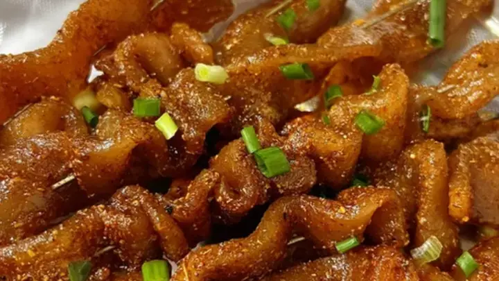 文山烧烤招牌外酥内糯烤猪皮藏滇式宵夜魂