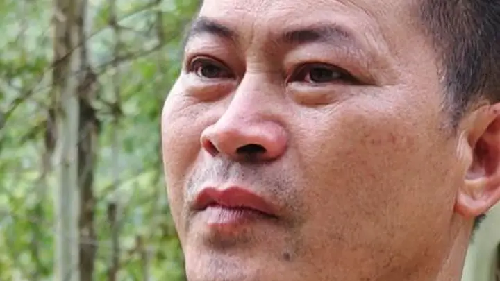 遭遇滑坡导致村庄与外界失联,横州56岁村干部徒步5小时出孤岛村发求救信号,回忆灾难来临场景哽咽落泪
